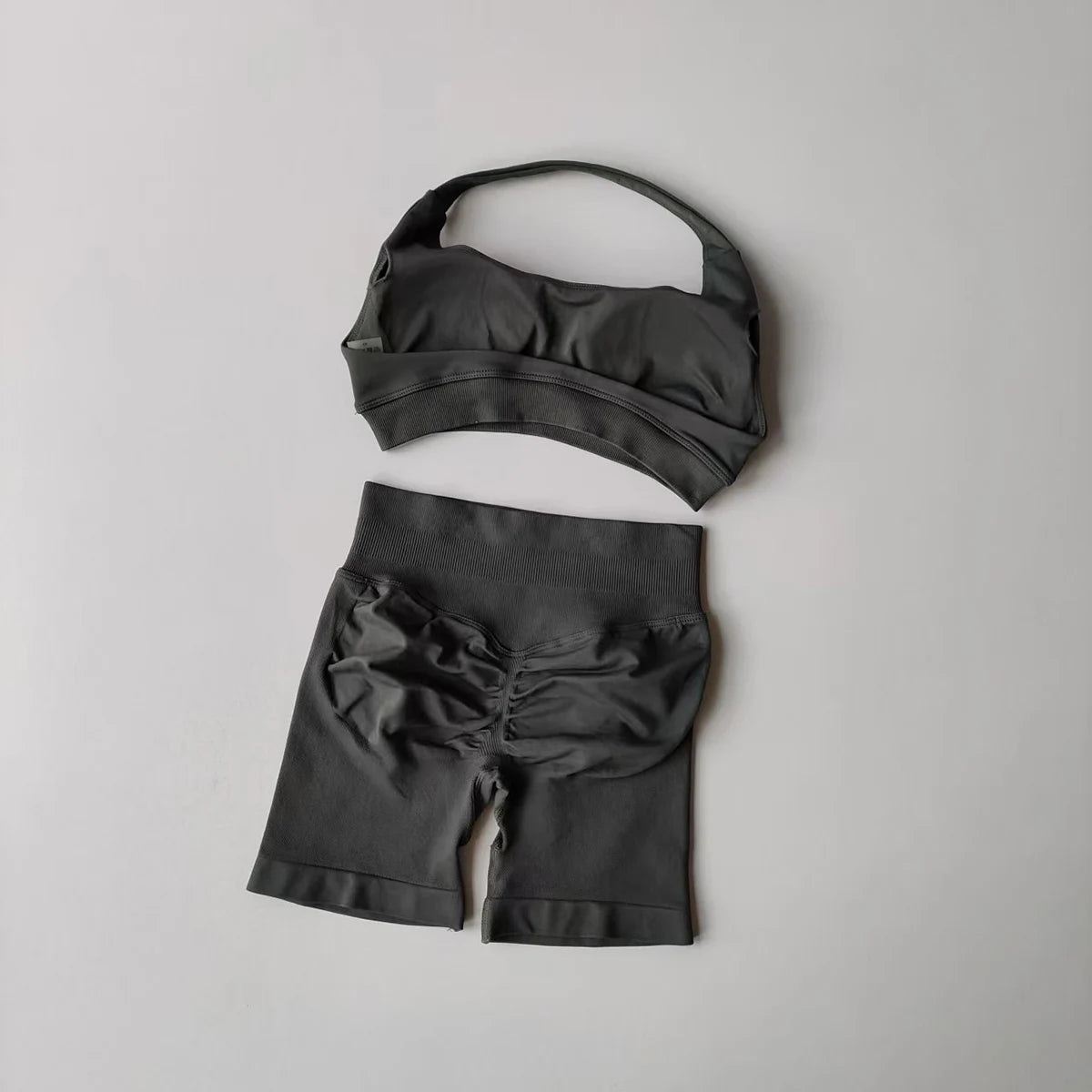 2 Pieces Yoga Suit for Women Seamless Fitness Gym Clothes Halter Sports Bra Matching Impact Shorts Workout Sets Gym Outfit